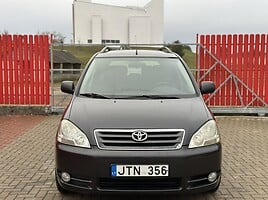 Toyota Avensis Verso 2001 г Универсал