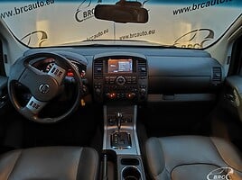 Nissan Navara 3.0 dCi D40 4WD Auto 2014 m