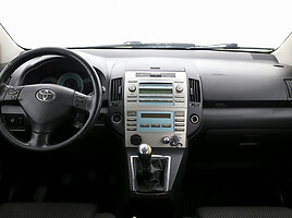 Toyota Corolla Verso 2008 г Минивэн