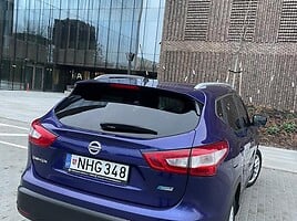 Nissan Qashqai 2015 г Внедорожник / Кроссовер