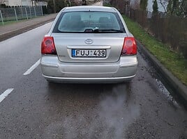 Toyota Avensis 2004 y Hatchback