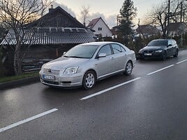 Toyota Avensis 2004 y Hatchback