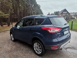 Ford Kuga Visureigis 2015 г