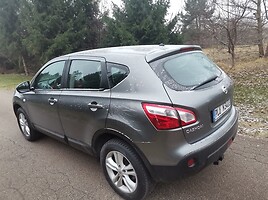 Nissan Qashqai 2011 г Внедорожник / Кроссовер