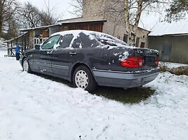 Mercedes-Benz E 300 1997 y Sedan