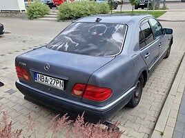 Mercedes-Benz E 200 1997 y Sedan