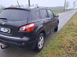 Nissan Qashqai 2012 г Внедорожник / Кроссовер