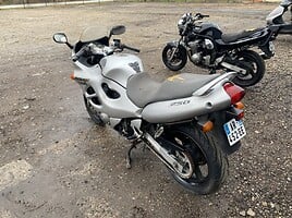 Suzuki GSX-F / Katana 2000 г Спортивные / Superbike мотоцикл