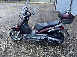 Piaggio Beverly 2004 y Scooter / moped