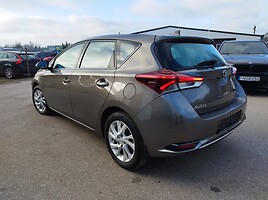 Toyota Auris Hybrid 2017 y