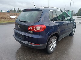 Volkswagen Tiguan 2008 г Внедорожник / Кроссовер