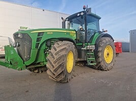 John Deere 8530