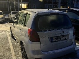 Toyota Corolla Verso 2003 г Универсал