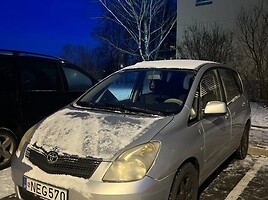 Toyota Corolla Verso 2003 г Универсал