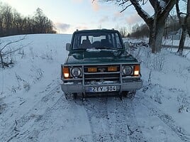 Isuzu Trooper 1985 y Off-road / Crossover