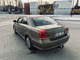 Toyota Avensis 2004 г Седан