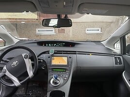 Toyota Prius 2009 г Седан