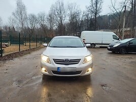 Toyota Corolla 2010 г Седан