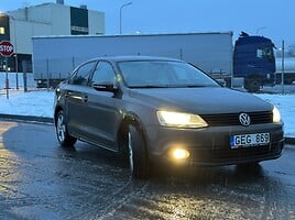 Volkswagen Jetta 2012 y Sedan