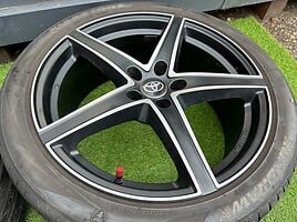 Toyota Siunciam, 8J ET35 light alloy R19 rims