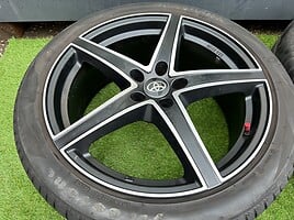 Toyota Siunciam, 8J ET35 light alloy R19 rims