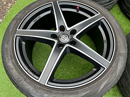 Nissan Siunciam, 8J ET35 light alloy R19 rims