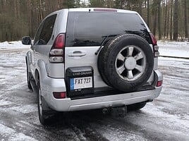 Toyota Land Cruiser 2004 г Внедорожник / Кроссовер