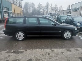 Volvo V70 II 2002 y parts