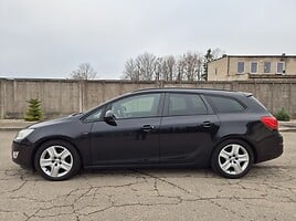 Opel Astra 2011 m Universalas