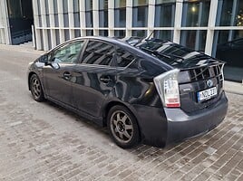 Toyota Prius 2010 y Hatchback