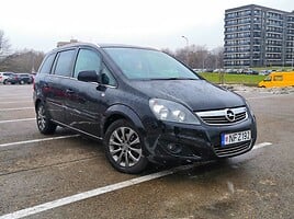 Opel Zafira 2011 г Минивэн