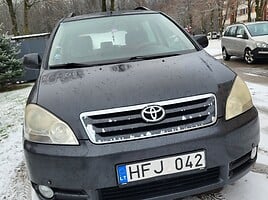 Toyota Avensis Verso 2002 г Минивэн