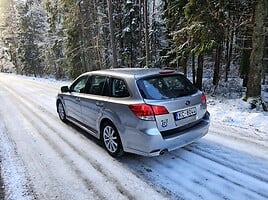 Subaru Legacy 2012 m Universalas