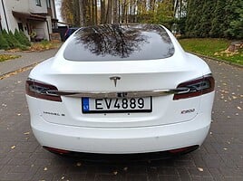 Tesla Model S 2016 m Hečbekas