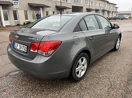 Chevrolet Cruze 2010 y Sedan