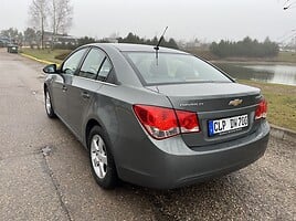 Chevrolet Cruze 2010 y Sedan