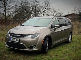 Chrysler Pacifica 2017 m Vienatūris