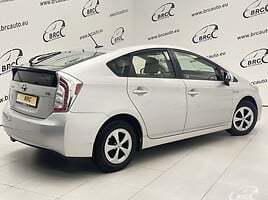 Toyota Prius 1.8 Hybrid Automatas 2013 y