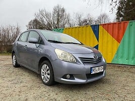 Toyota Verso 2009 г Минивэн