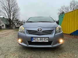 Toyota Verso 2009 г Минивэн