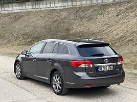 Toyota Avensis 2013 г Универсал