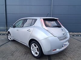 Nissan Leaf 2013 г Хэтчбек