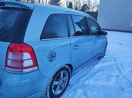 Opel Zafira 2009 г Универсал