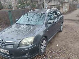 Toyota Avensis 2007 г Внедорожник / Кроссовер