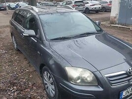 Toyota Avensis 2007 г Внедорожник / Кроссовер