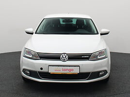 Volkswagen Jetta 2013 y Sedan