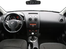 Nissan Qashqai 2009 г Внедорожник / Кроссовер