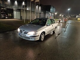 Nissan Almera 2000 г Хэтчбек