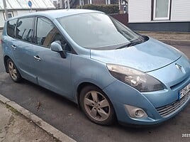 Renault Grand Scenic 2010 y Hatchback