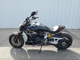 Ducati Diavel 2019 y Chopper / Cruiser / Custom motorcycle